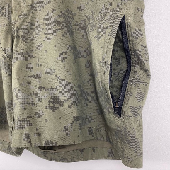 Alaskan Hardgear Duluth Trading Co size 44 Men’s Green Camo Standard Fit Shorts - Picture 3 of 7